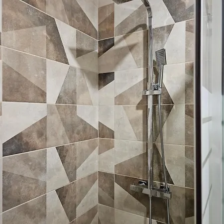 דירה Sea-breeze Retreat Zerini *